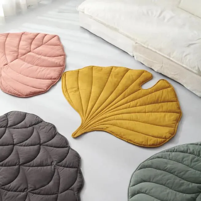 Leaf Shape Pets Blanket