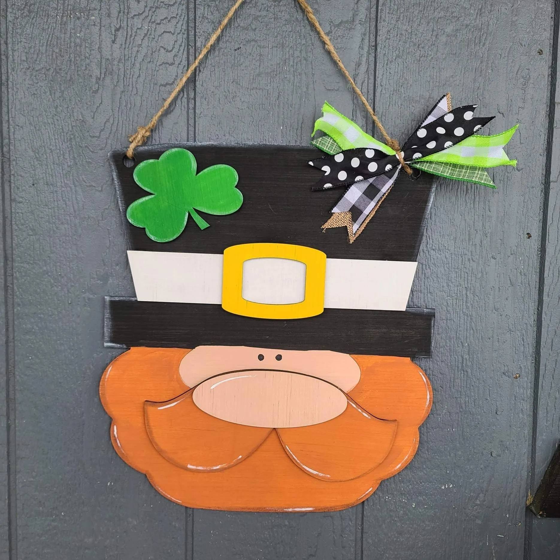 Leprechaun doorhanger DIY kit with supplies